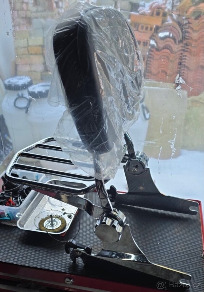 Harley - Davidson, Softail Heritage, opěrka s nosičem.