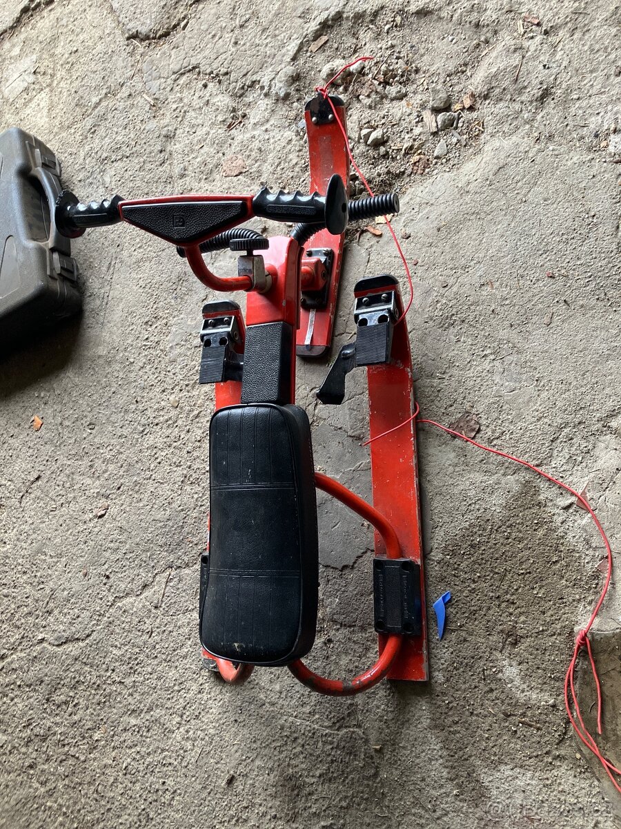 Dětský skibob, ski bob