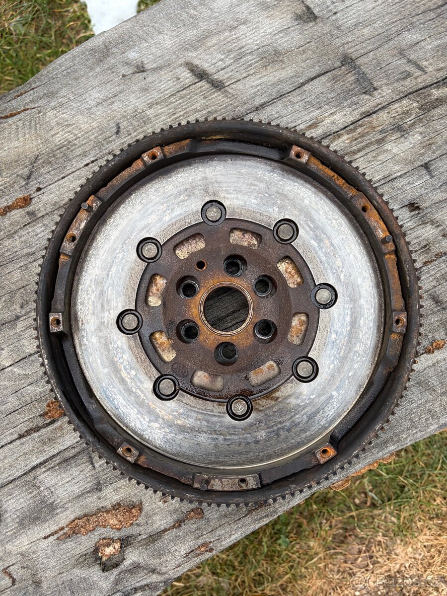 Setrvačník Octavia 2,Passat B6 2.0FSI 110kw