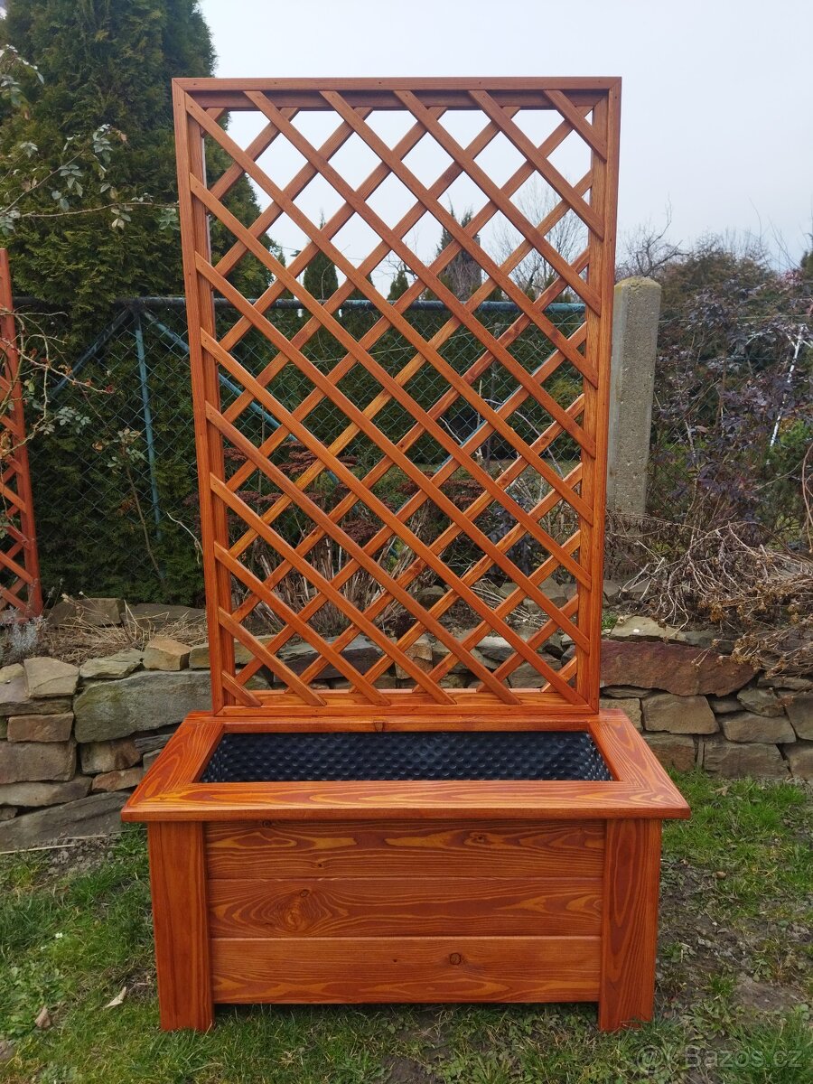 Truhlík pro popínavé rostliny.