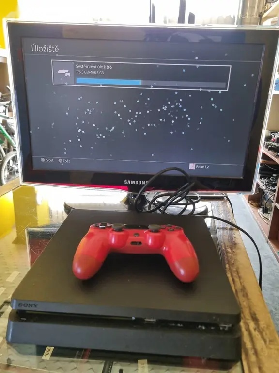 Playstation 4 500Gb, slim, ovladač