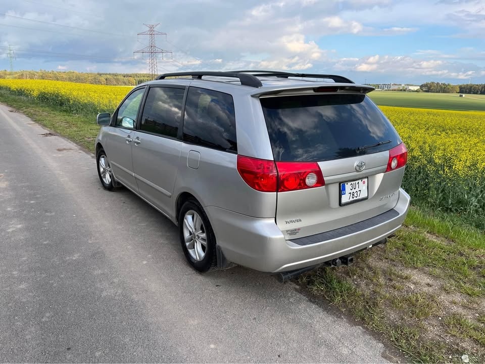 Toyota Sienna