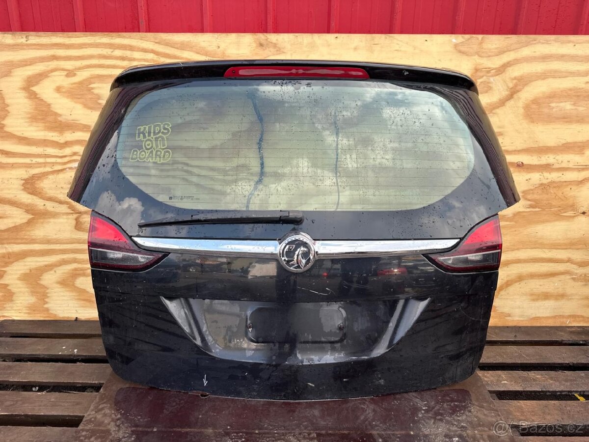 Páté dveře Opel Zafira C 2012