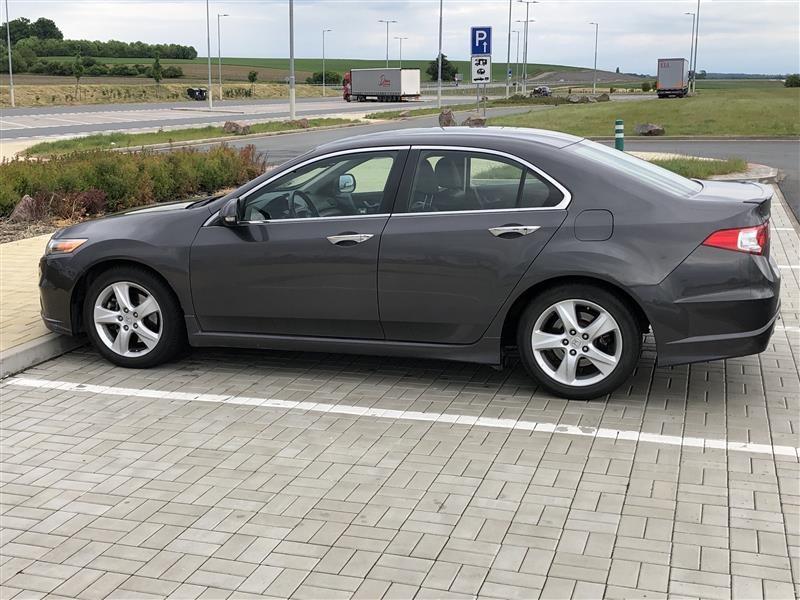 Honda Accord 2.2l iDTEC EXECUTIVE / Výkon: 132 kW (179 koní)