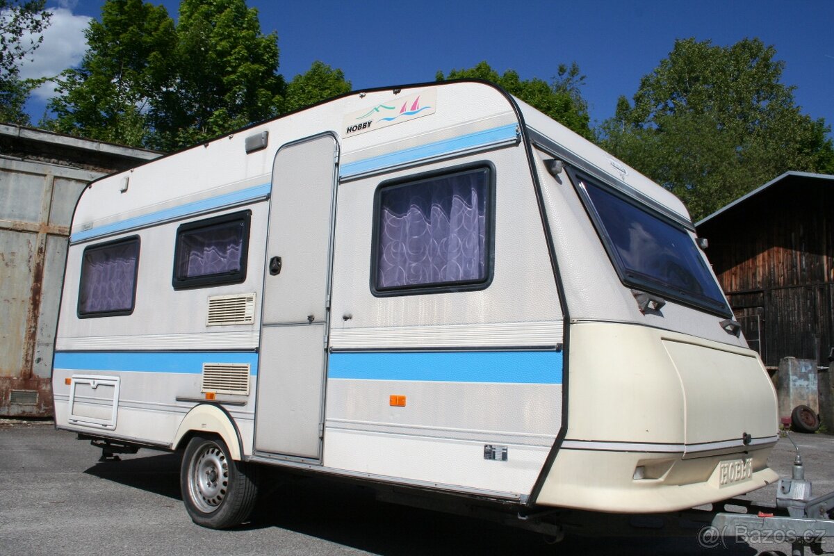 Karavan Hobby 460