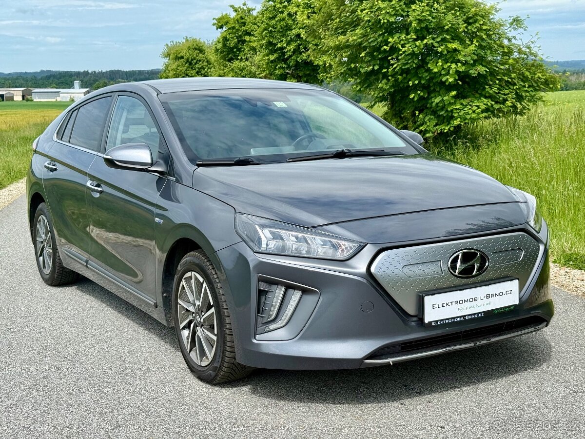 Hyundai IONIQ,38,3 kWh,SoH 100%,TČ,BlueLink, sDPH 449 000,-