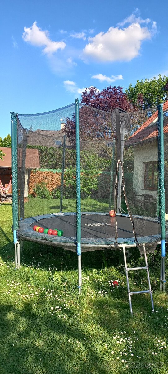 Trampolína