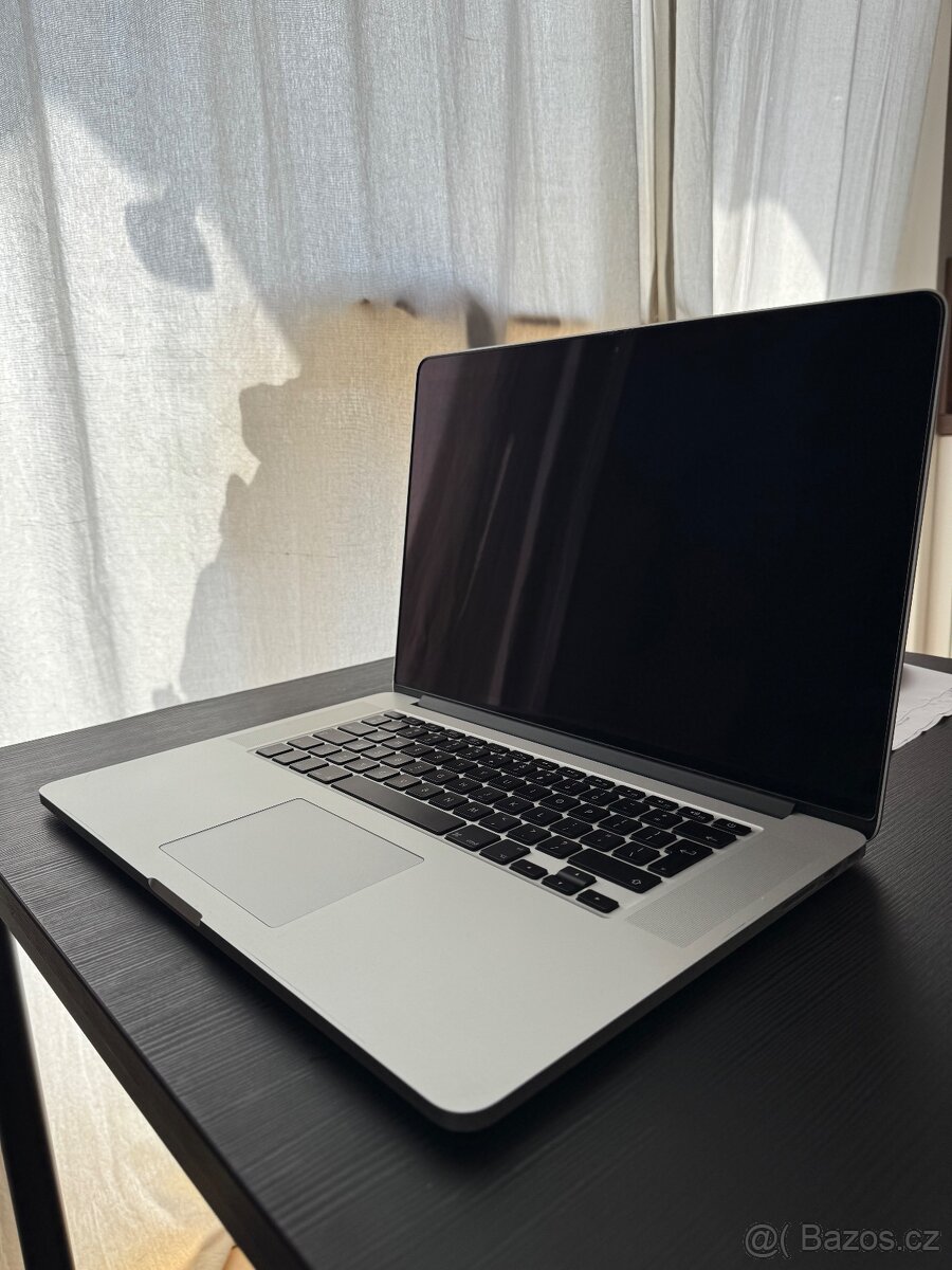 Macbook Pro 15(velká verze),Nová baterie,Nové reproduktory
