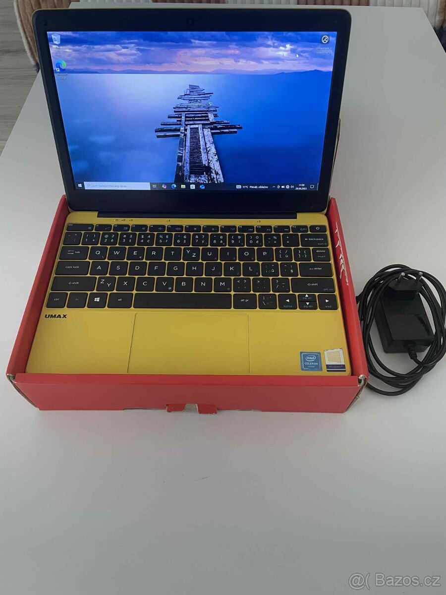 UMAX Visionbook 12WA