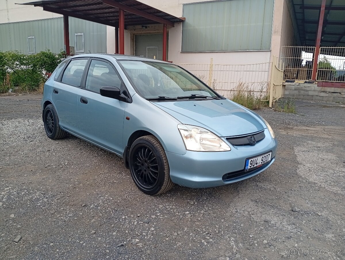 Pěkná Honda Civic bez investic bez koroze klima ..