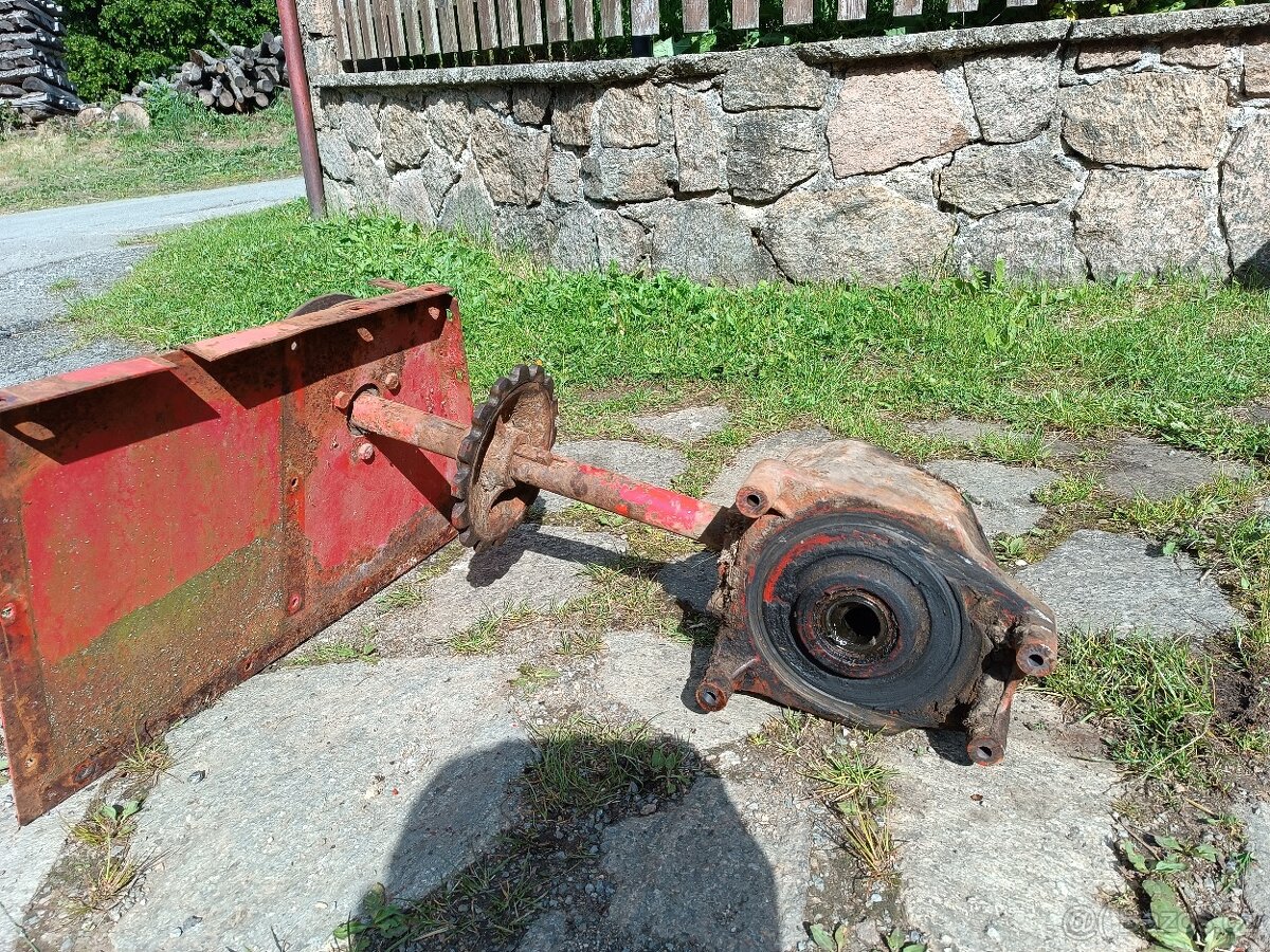 Lis malé balíky Bautz-Claas 460 Compact úhlová převodovka
