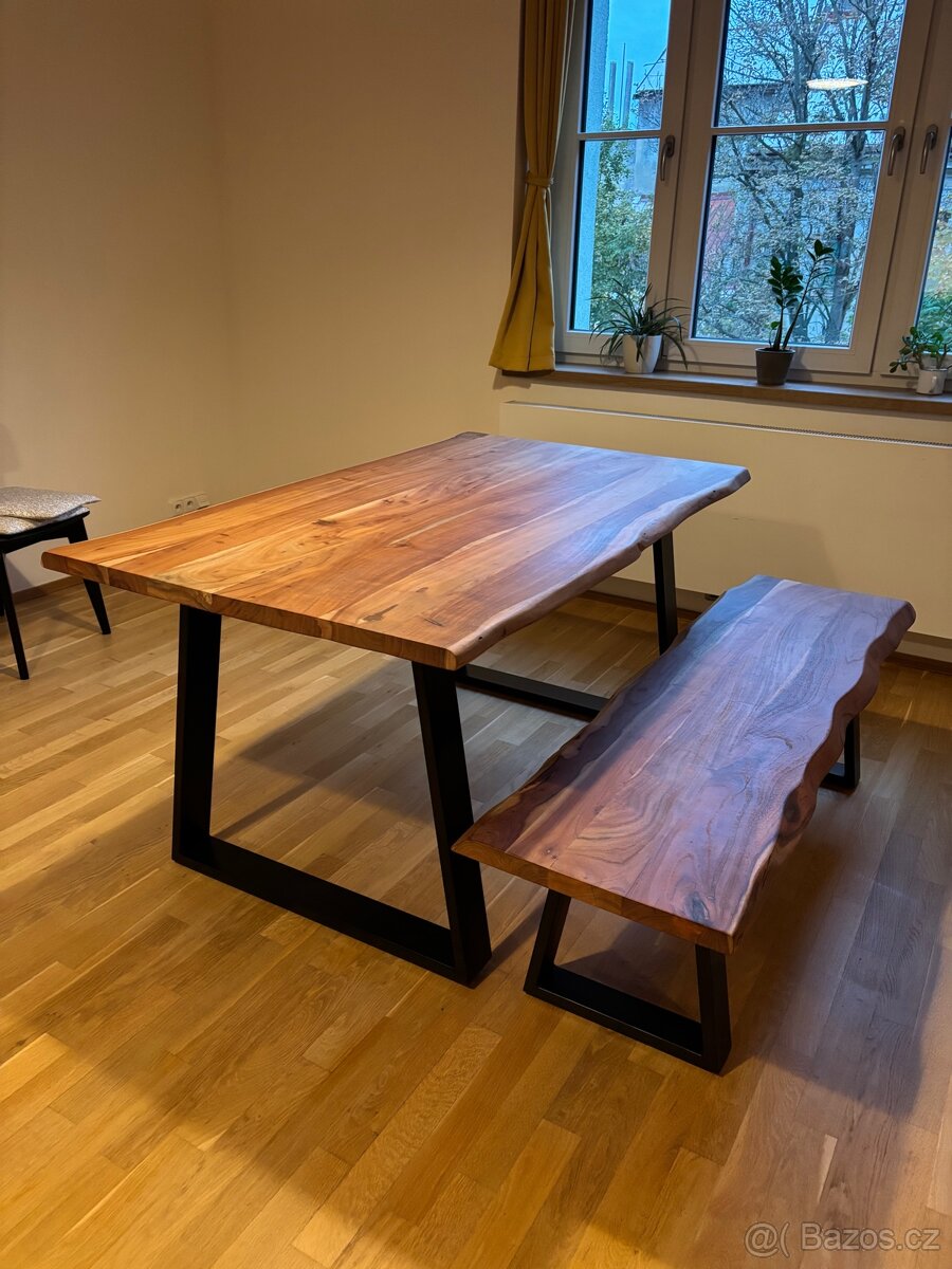 Stůl + lavice z masivu