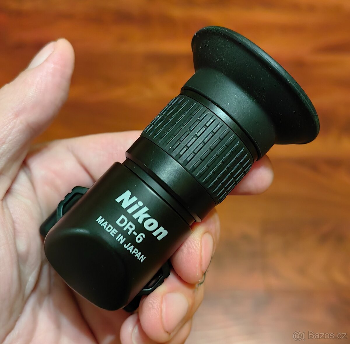 Nikon DR-6, úhlový hledáček