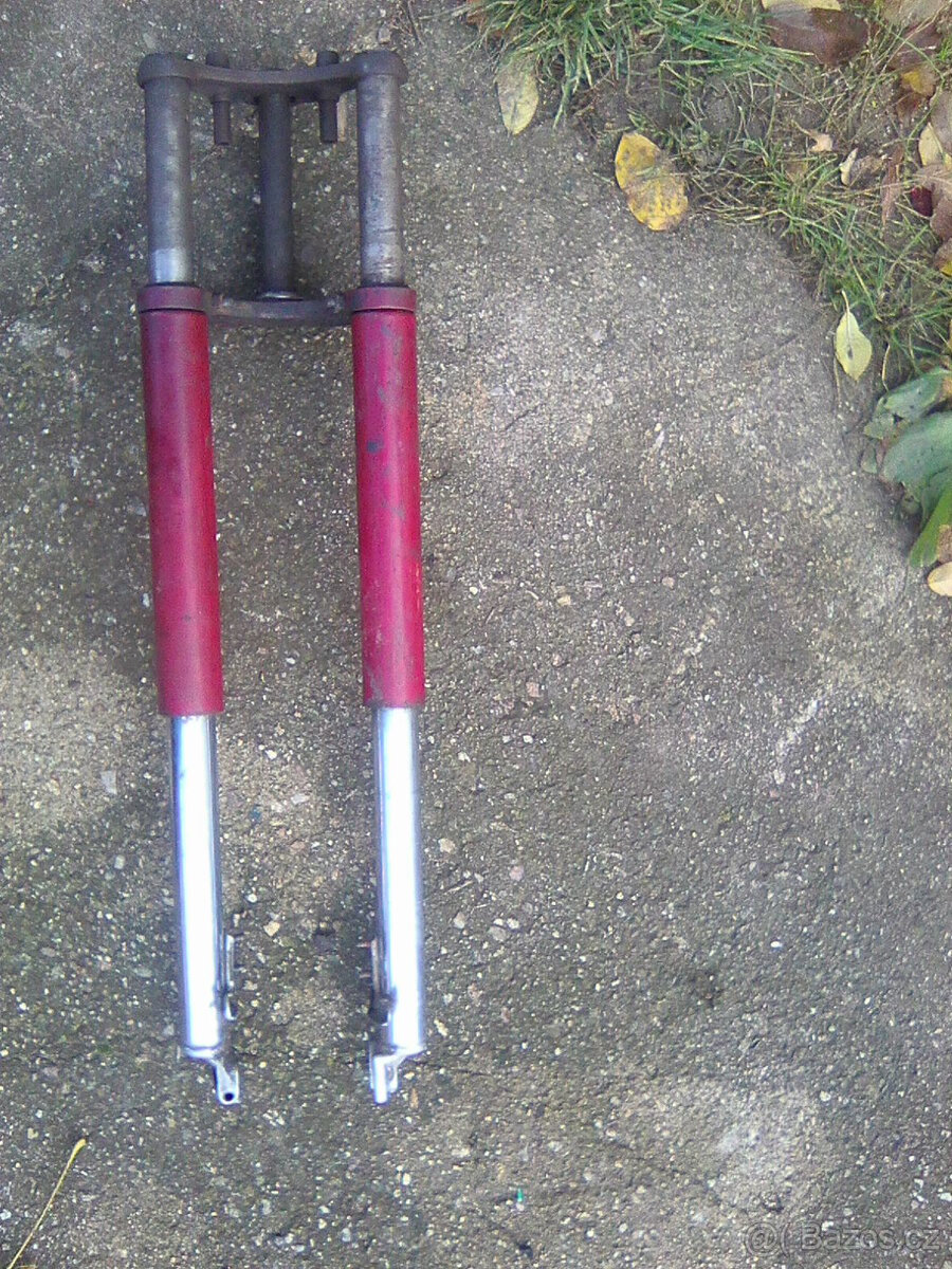 Jawa 250/350 Kývačka ND-p.a z.vidlice,podsedlov.plechy,motor