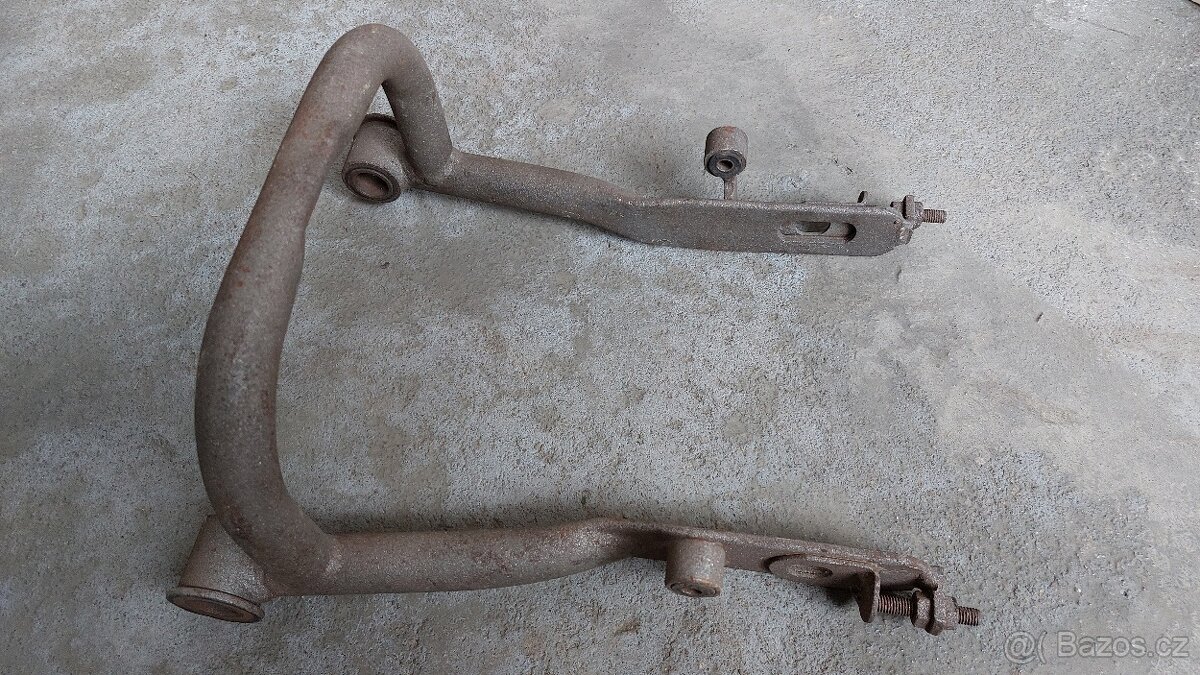 Zadní kyvná vidlice ČZ skútr prase Čezeta 502