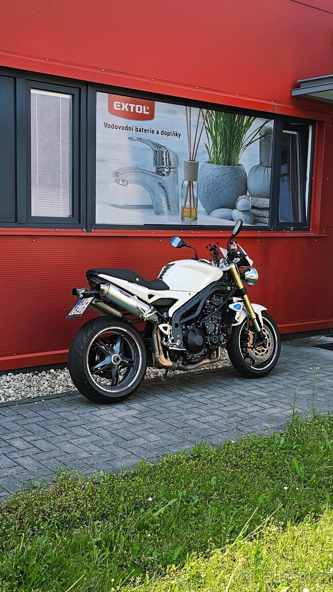 Triumph Speed Triple 1050
