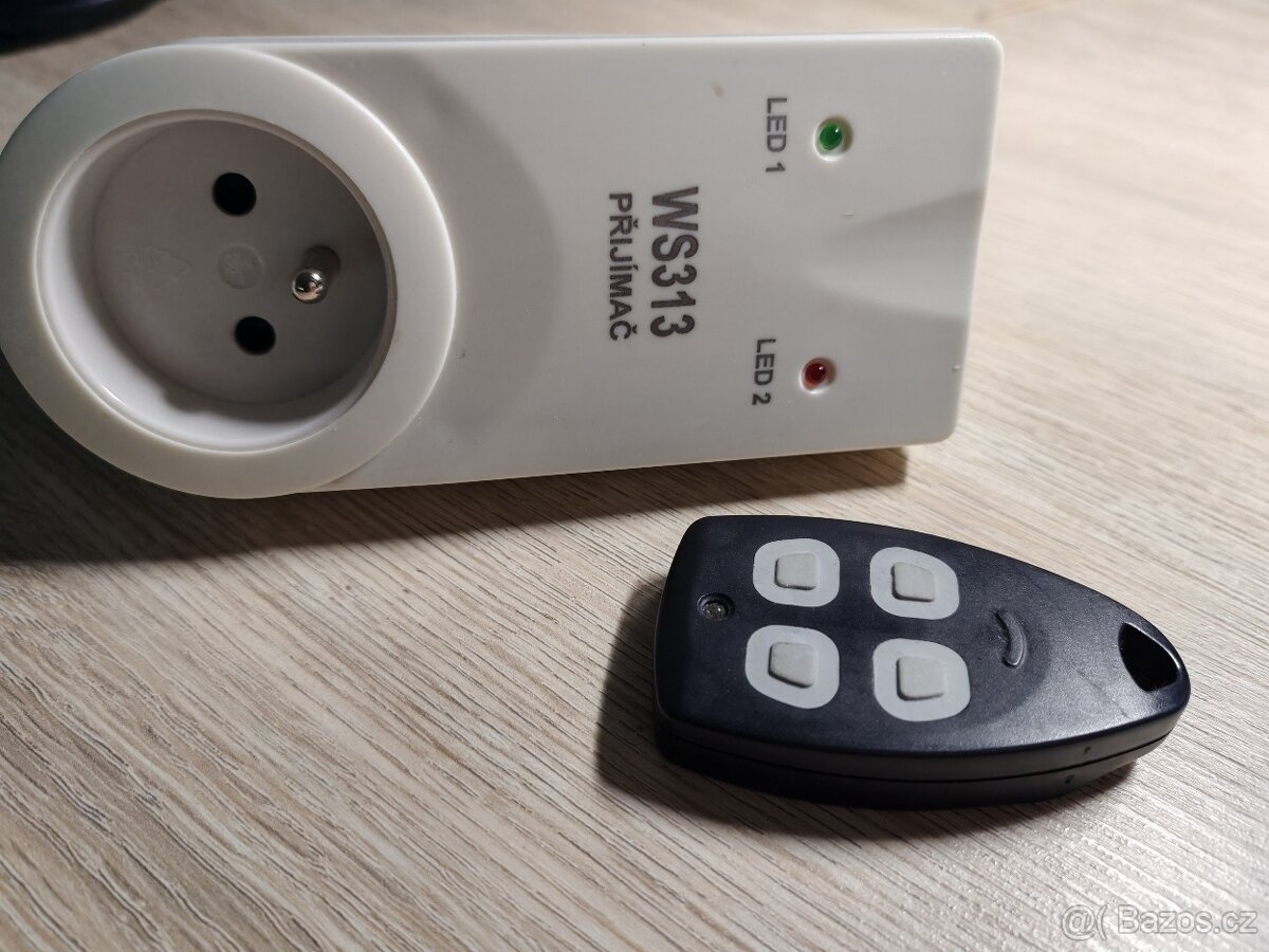Dálkově ovládaná zásuvka WS313 + ovladač