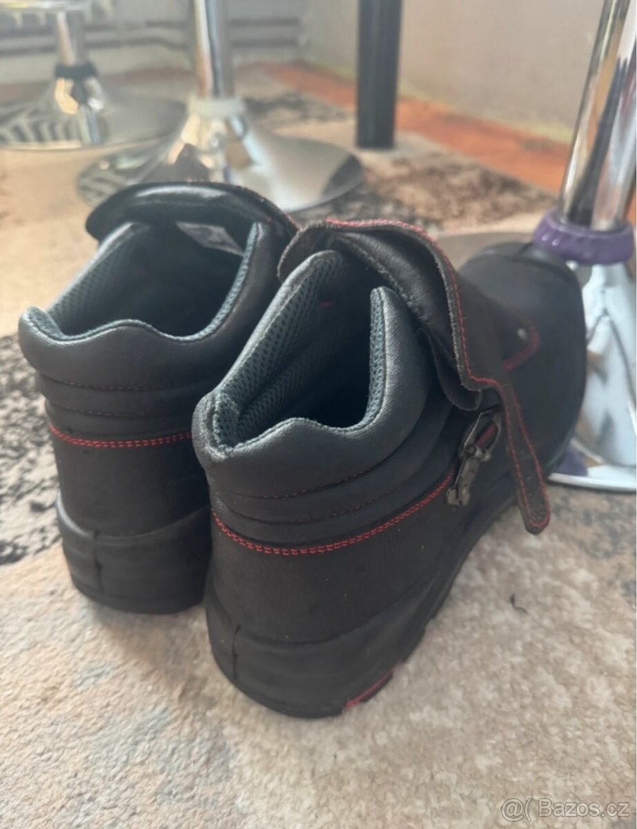 Pracovní boty 46