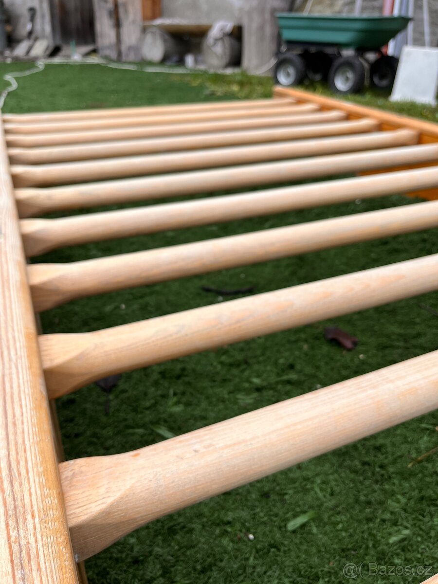 Žebřiny , ribstole