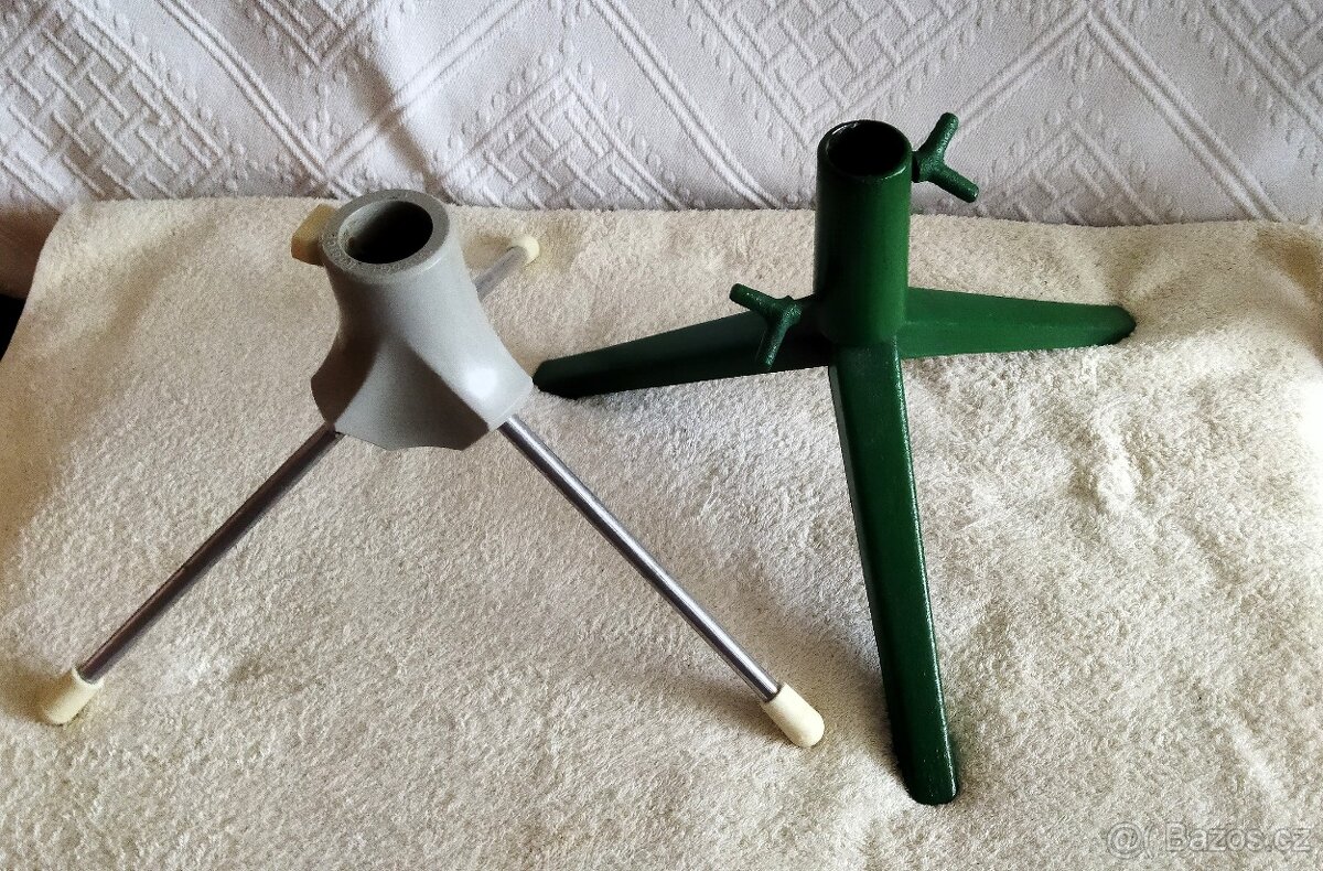 RETRO stojánky na vánoční stromečky