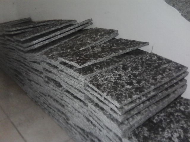 dlažba štípaná 7,75 metrů čtverečních 1400