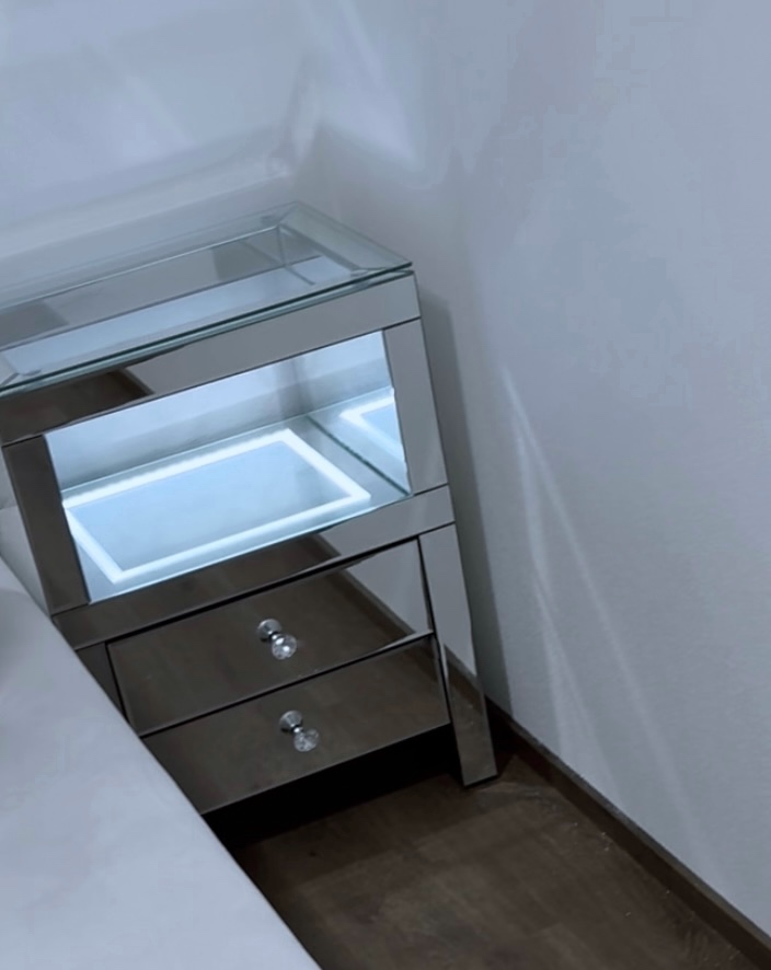 Noční stolky se světlem xxxlutz