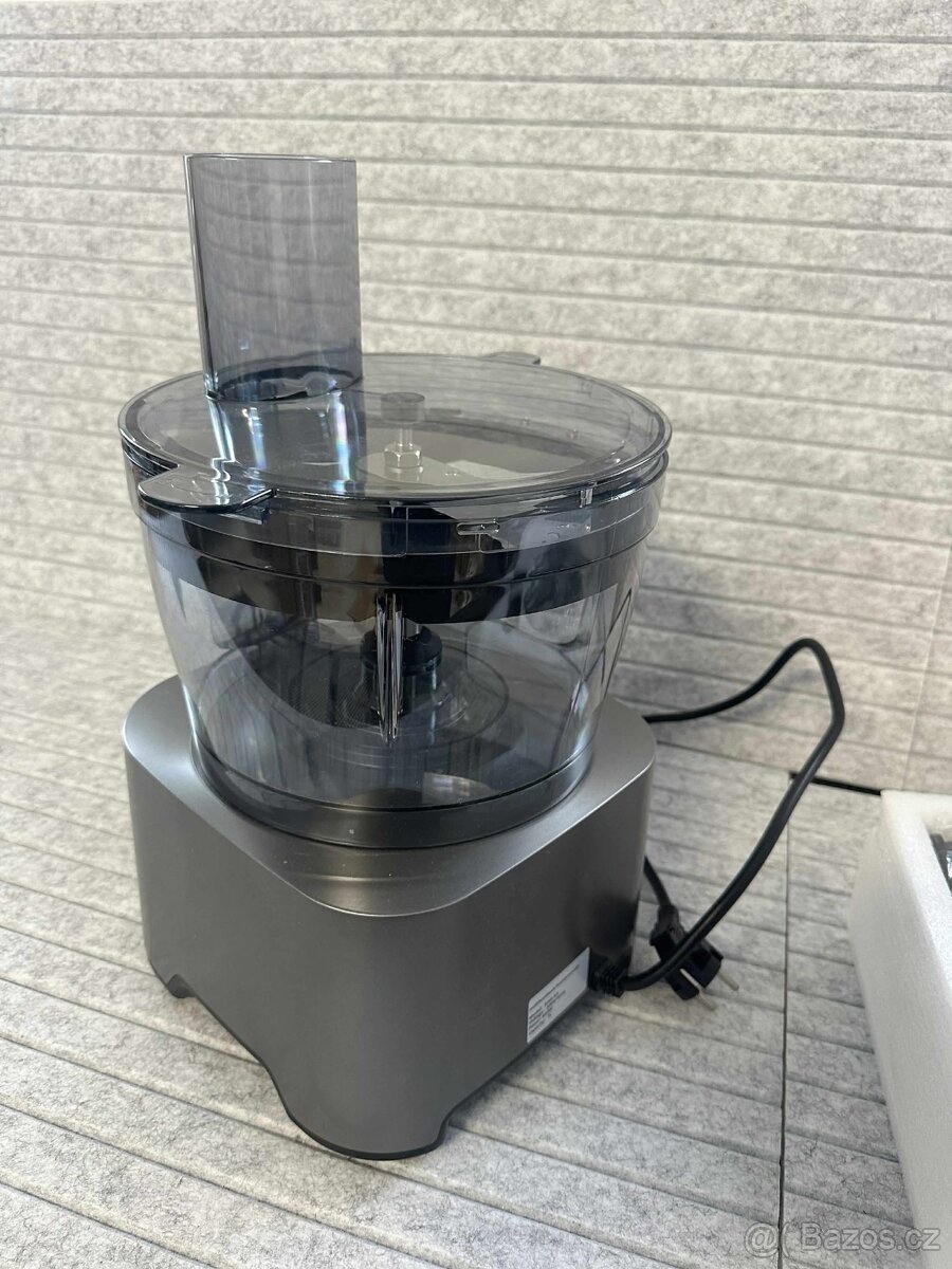 Multifunkční kuchynsky robot(403)