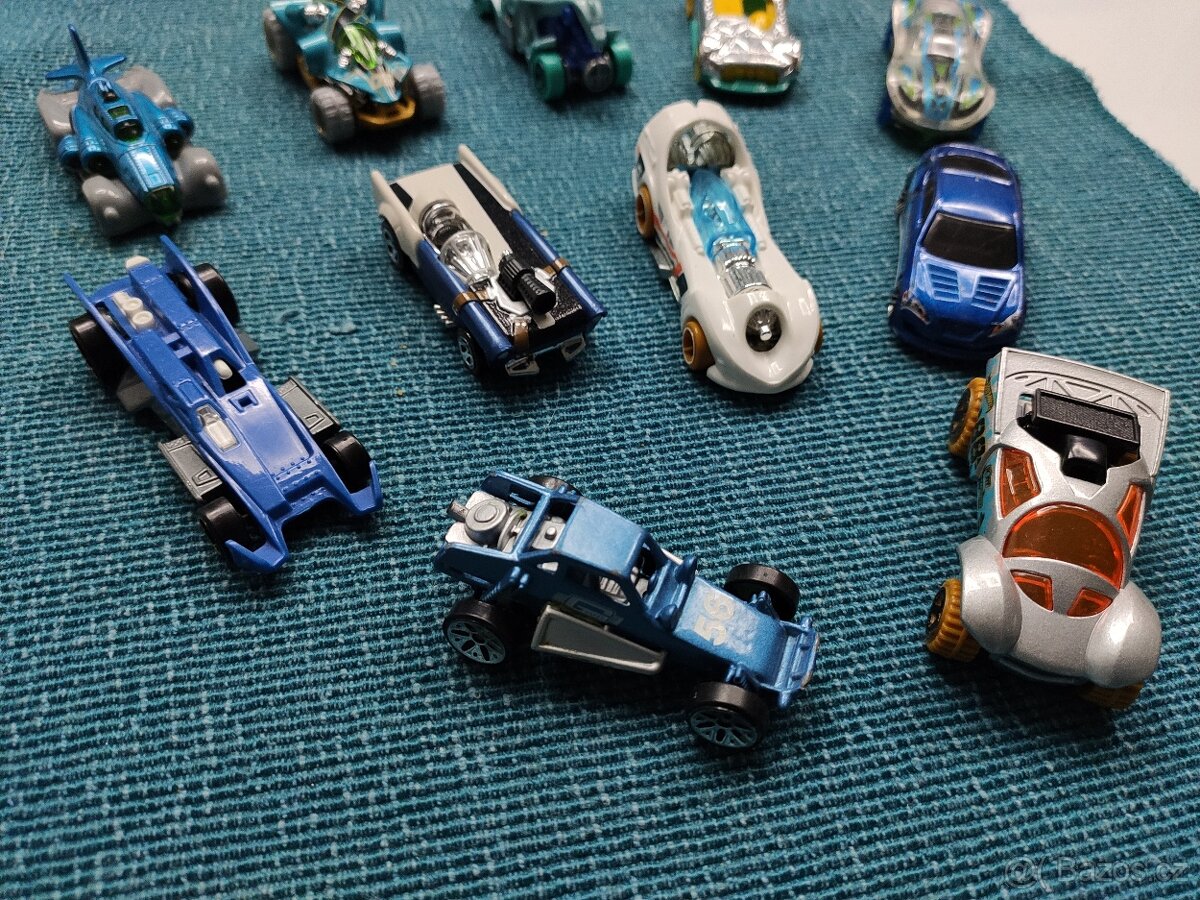 Auta Hot Wheels - 11 kusů