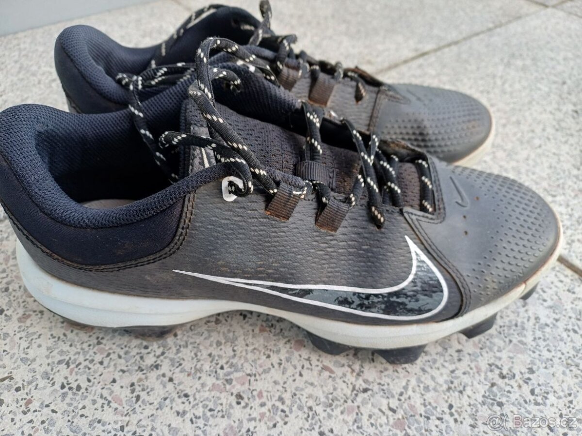 Spiky Nike vel.42,5