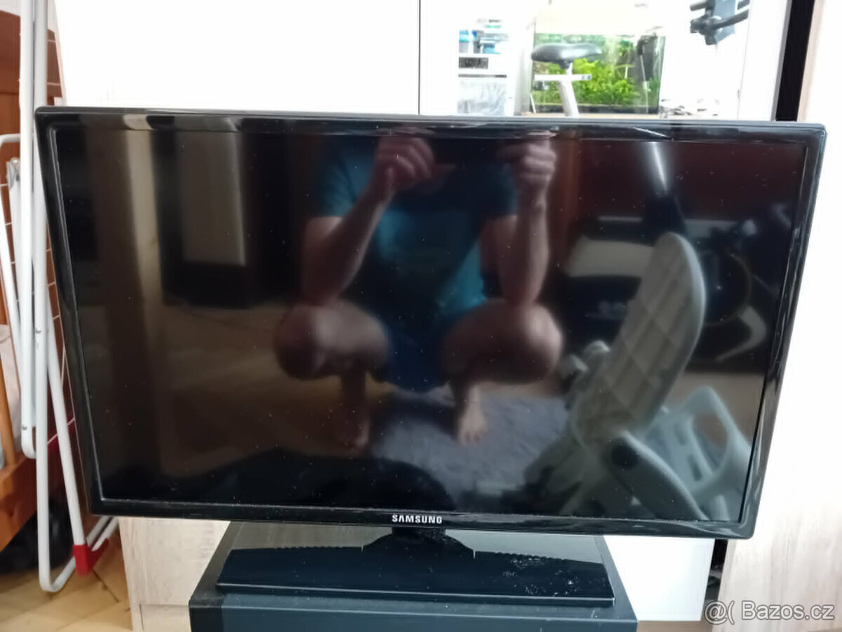 26" Samsung UE26EH4000