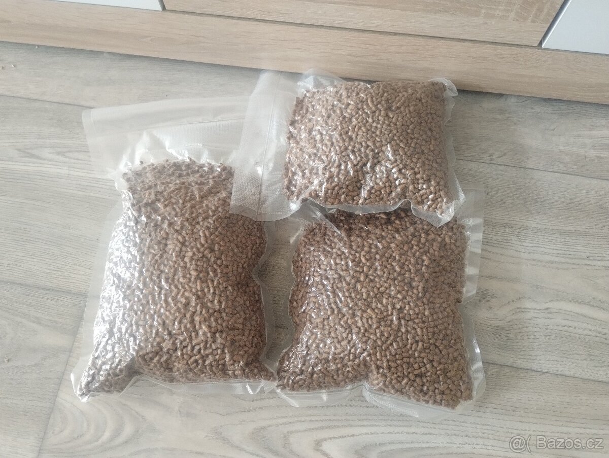 Granule pro koťata Wiejska Zagroda