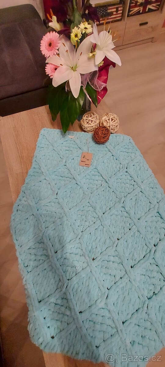 Ručně pletená deka pro miminko, světlý tyrkys- Skladem