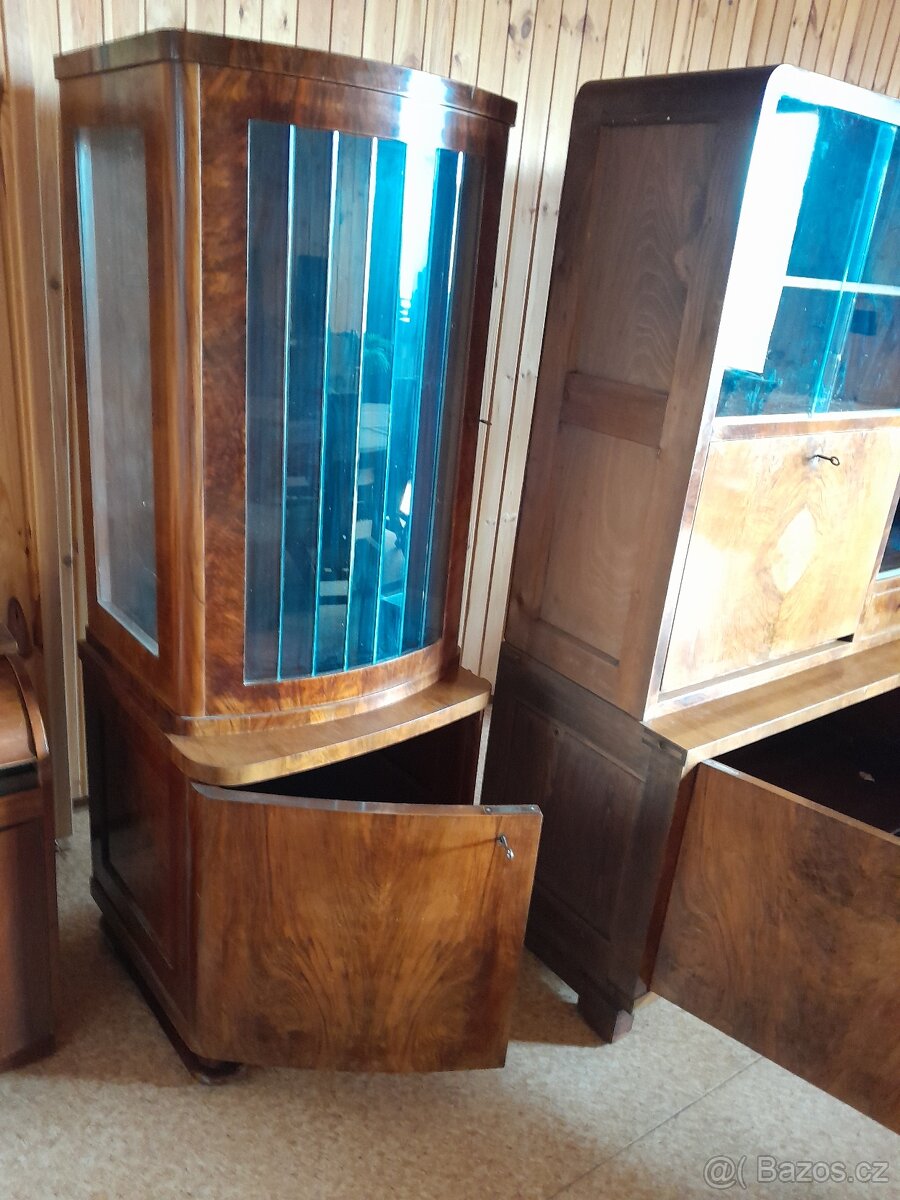 STAROŽITNÁ NÁBYTKOVÁ SESTAVA ART DECO z roku 1943