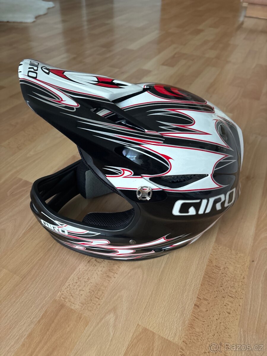 Helma Giro na downhill a freeride