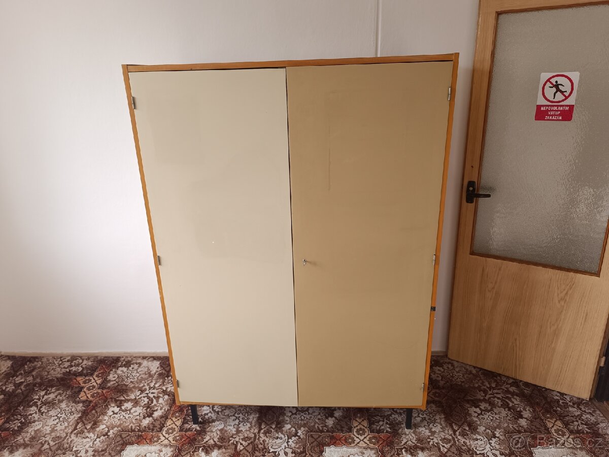 Skříň (ZA ODVOZ)