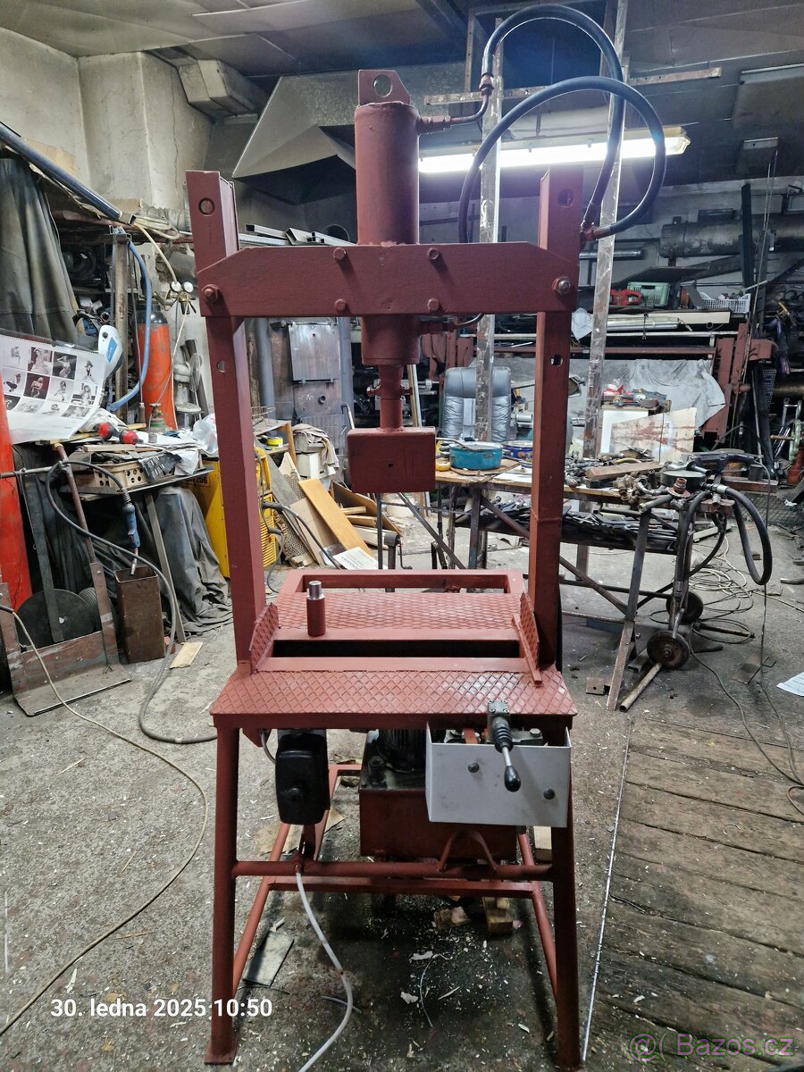 Hydraulický lis, ohýbačka plechu, bruska