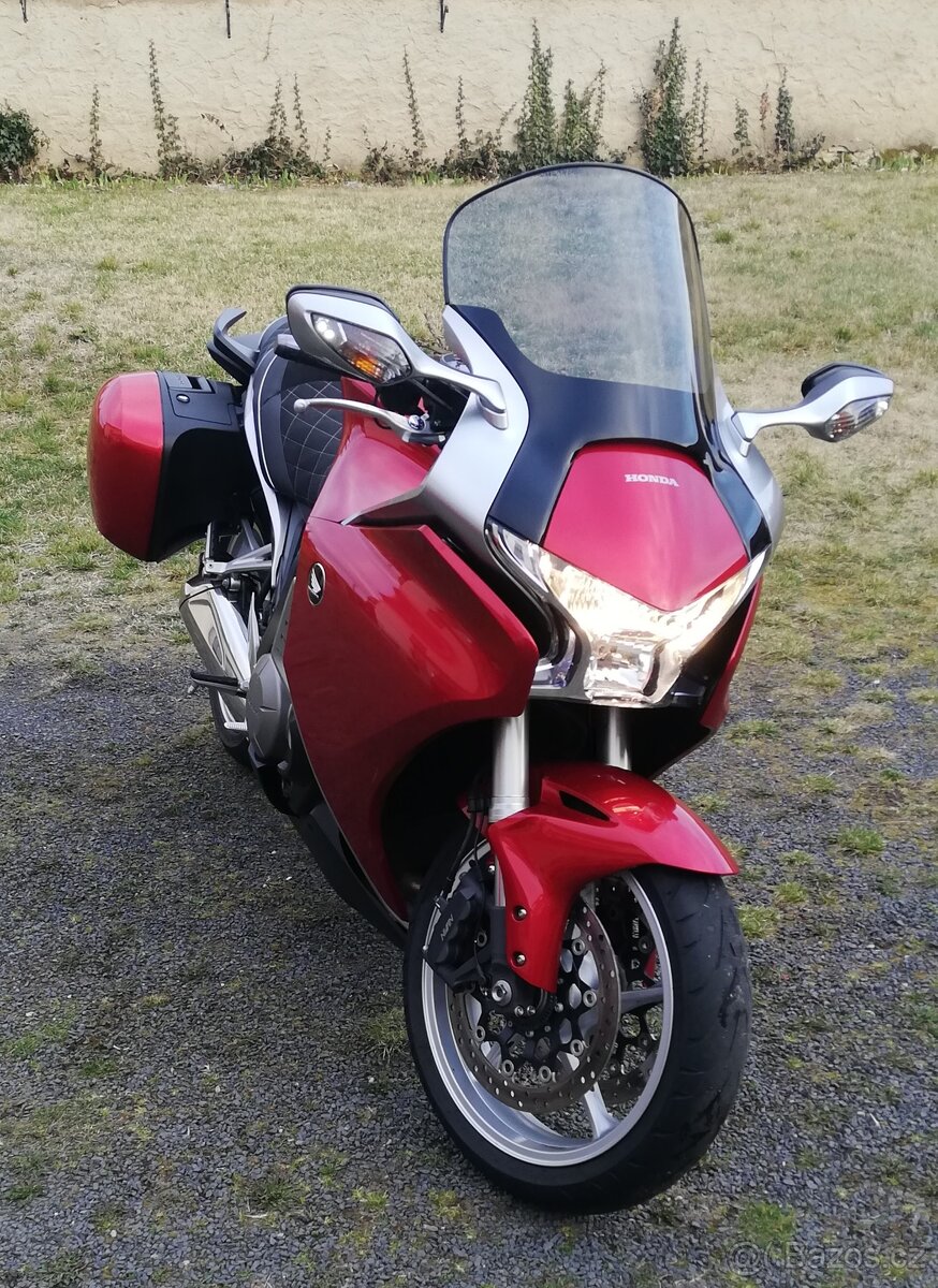 HONDA VFR 1200 F