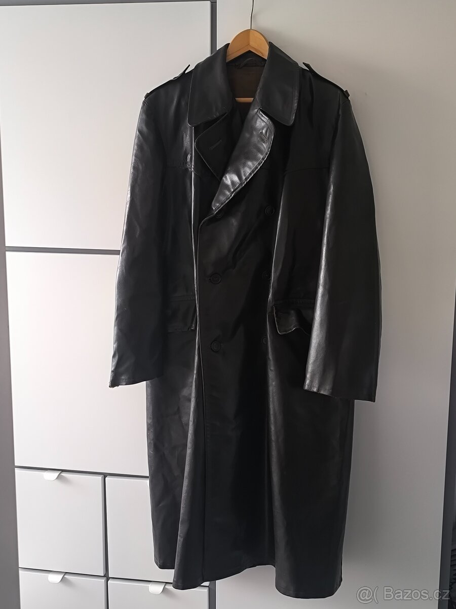 Starý kožený kabát Top Stav