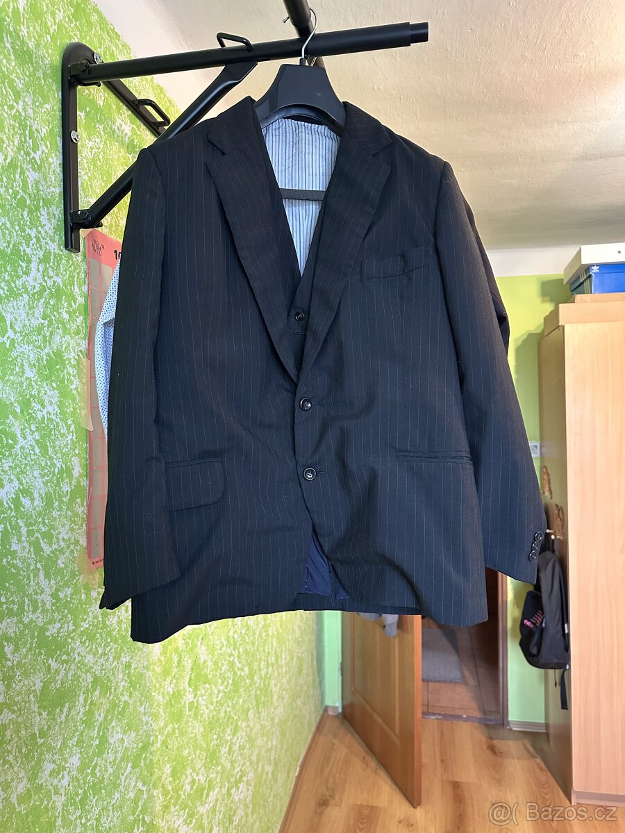 Černé sako s vestičkou