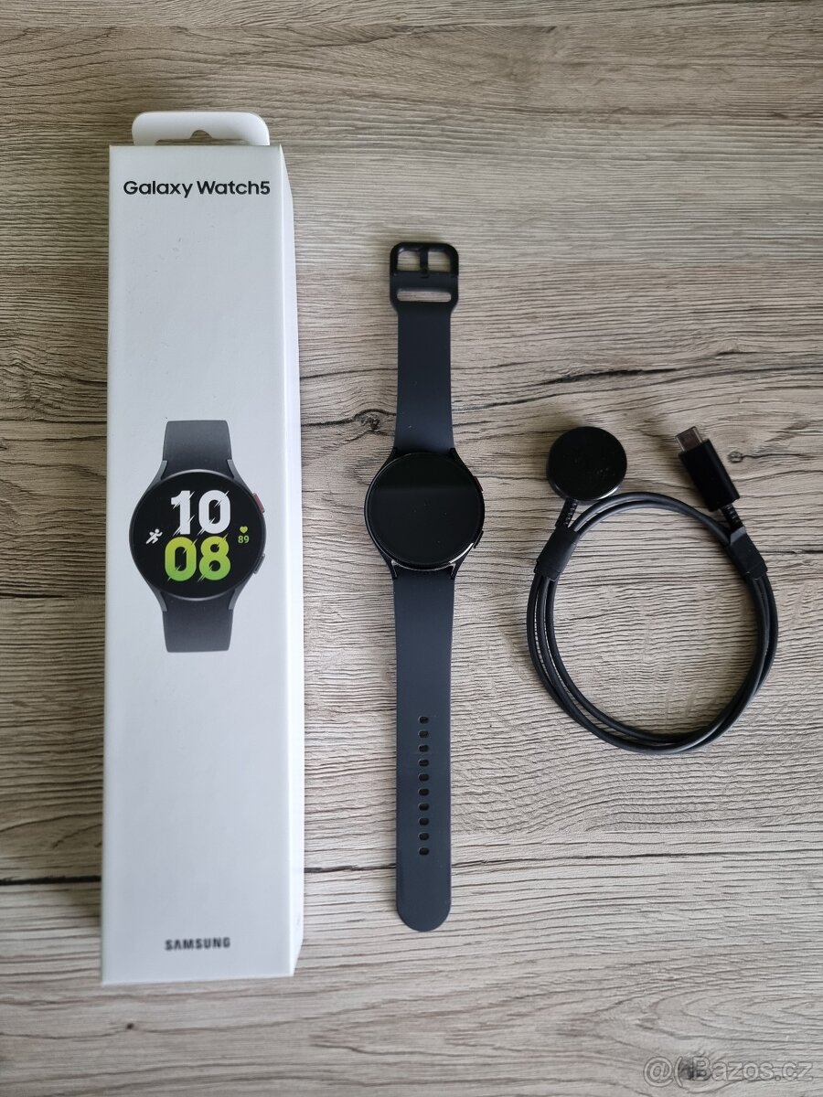 Samsung Galaxy Watch 5 černá