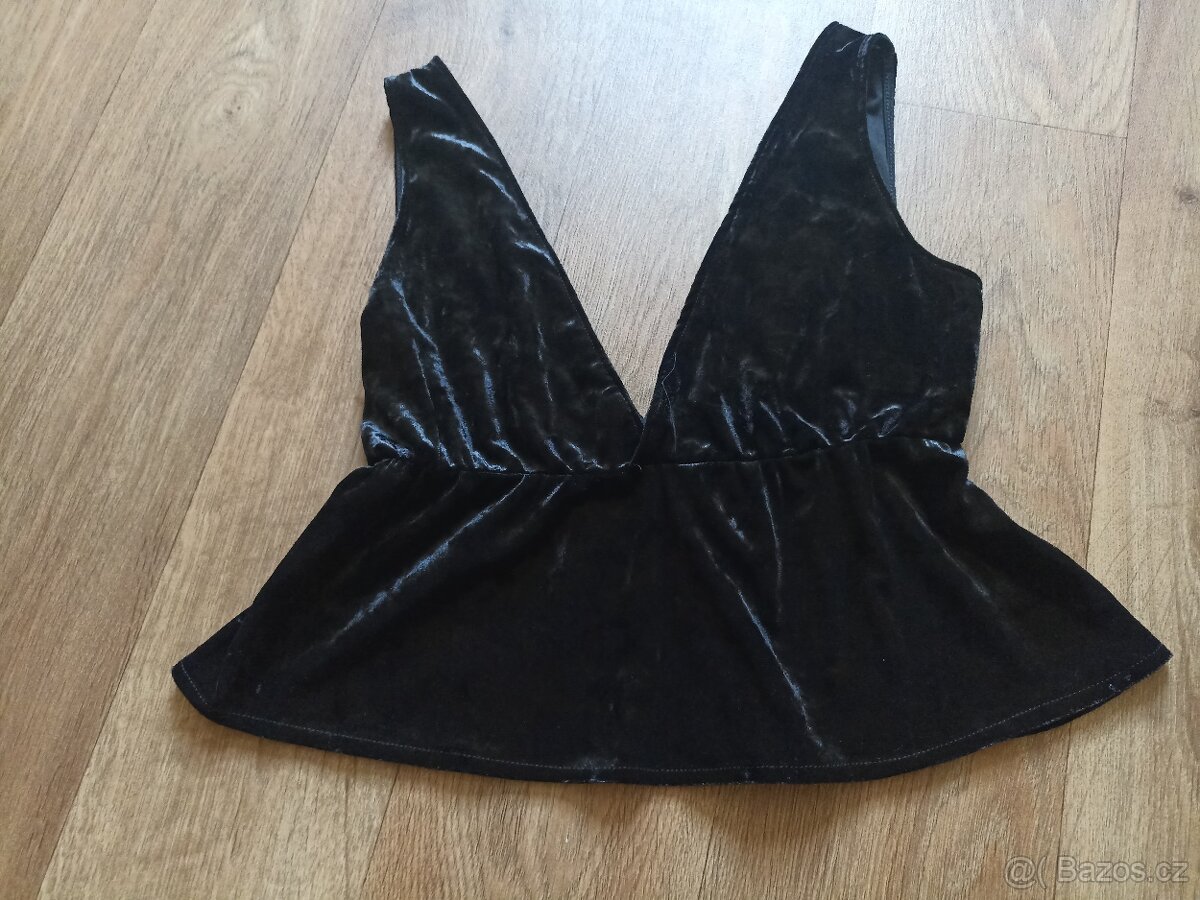 Nový crop top HM