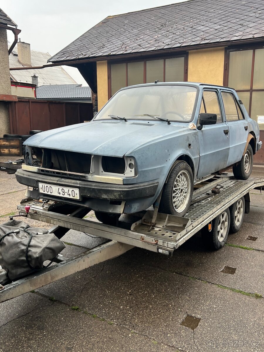Škoda 120 L