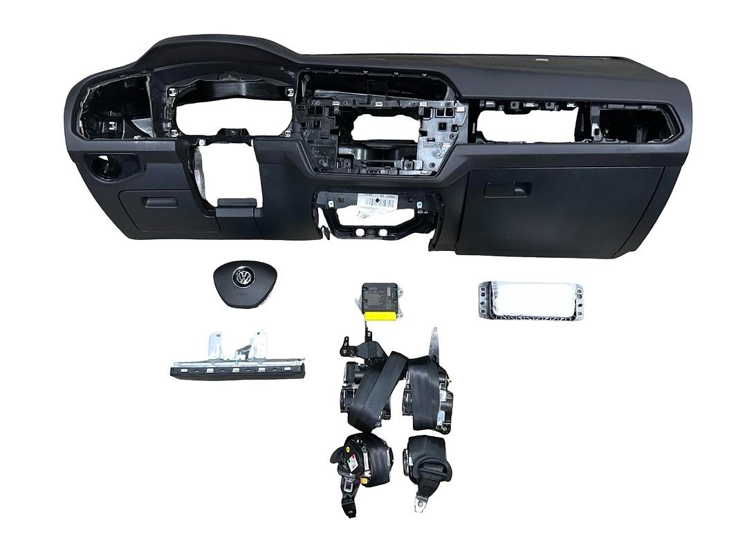 Černá palubní deska 5TB857003E VW Touran 5T r.v. 2016