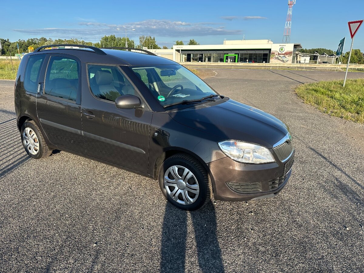 ŠKODA ROOMSTER 1.4-16V-TAŽNE ZAŘ.-KLIMATRONIC