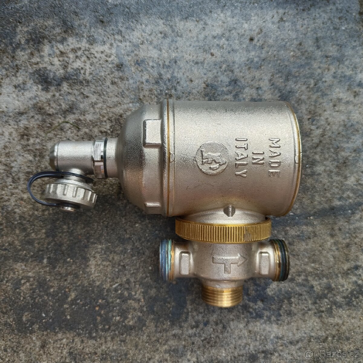 Giacomini magnetický filtr na topení.