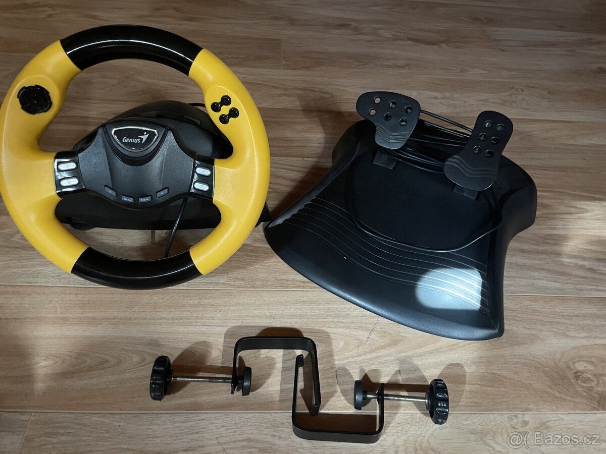 Volant s pedály