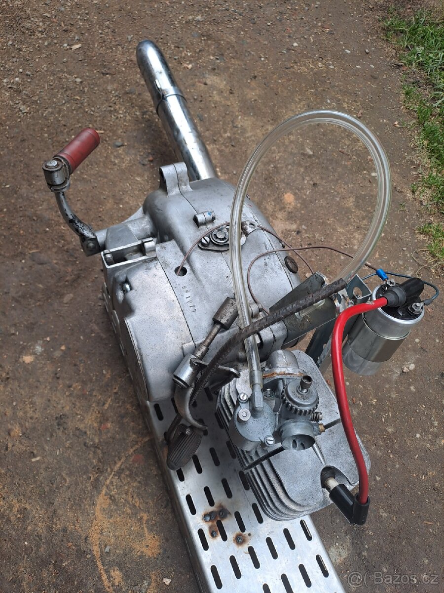 Jawa pionýr motor