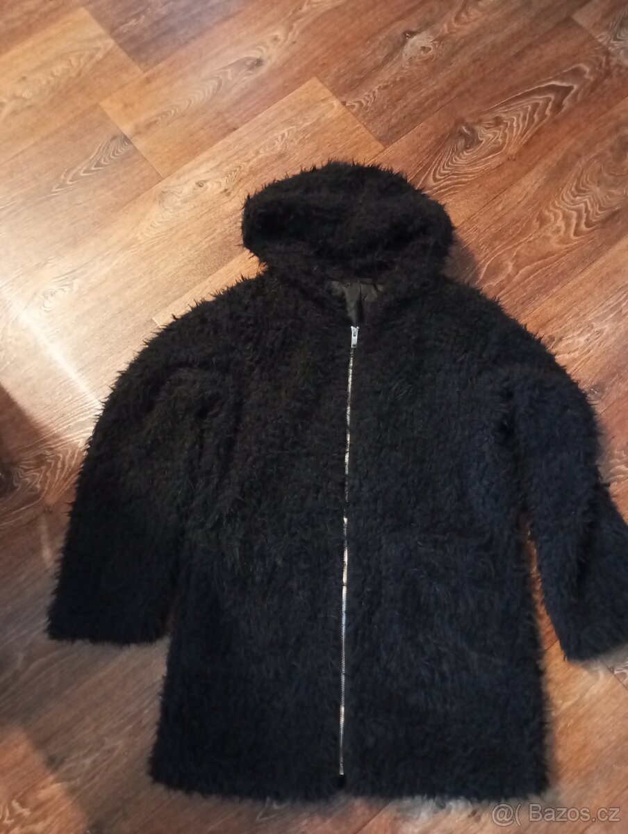Chlupaty kabátek vel 36