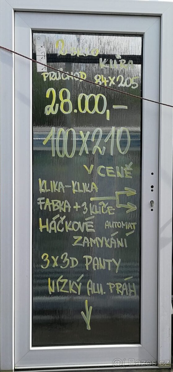 dveře prosklené