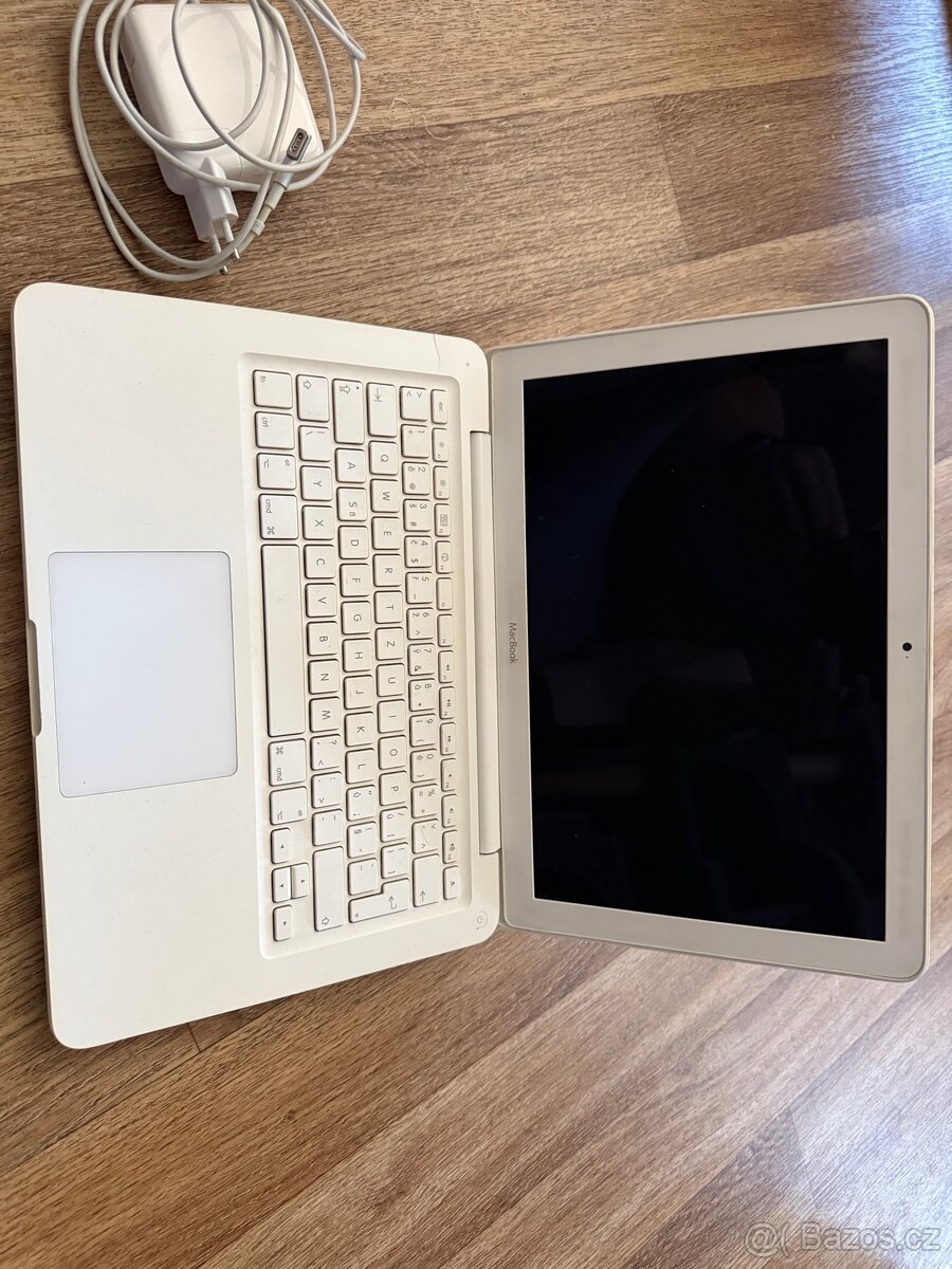 Apple MacBook mid 2010